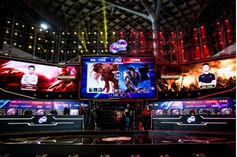 而B席则能 而B席则能