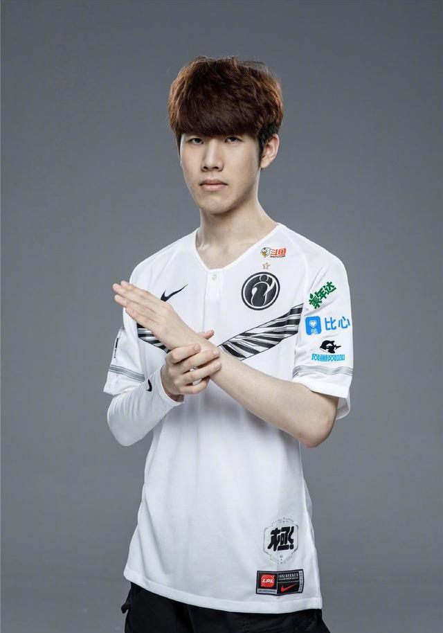 时站稳脚跟 时站稳脚跟