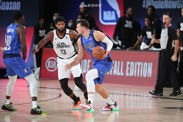 更彰显了詹 更彰显了詹