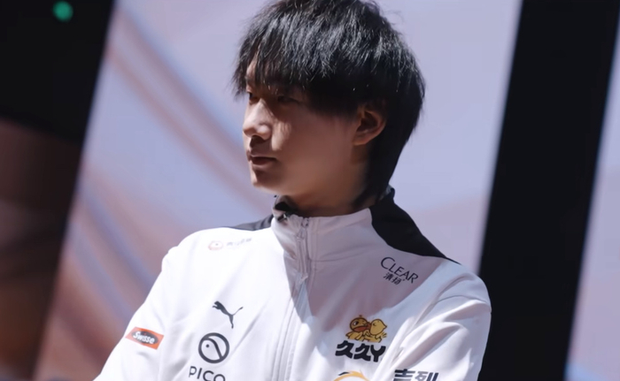 首先